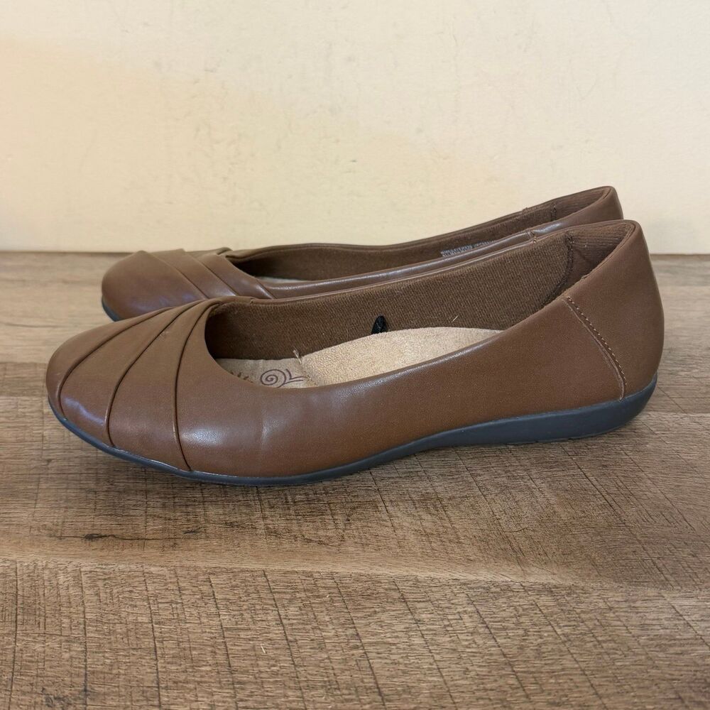 Earth Spirit Pleated Brown Round Toe Slip-On Ballet Flat Shoes Women's US Sz 9.5